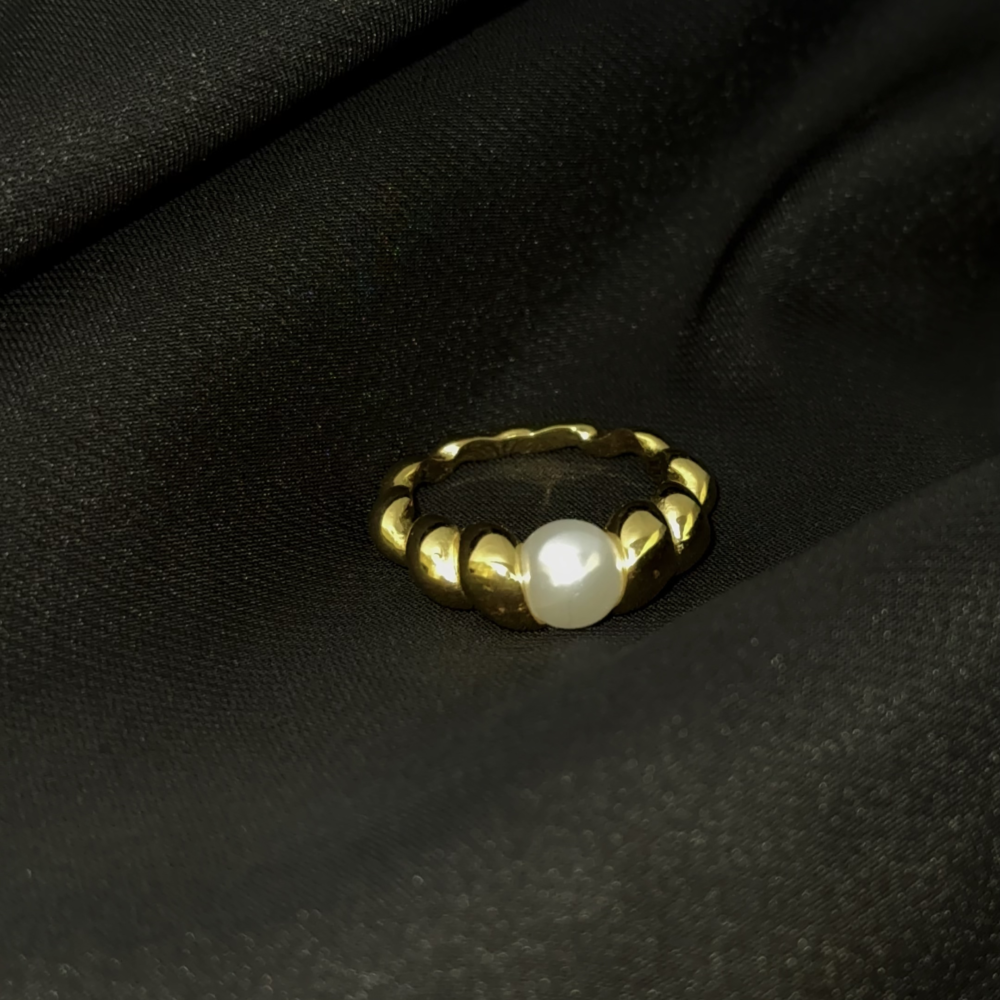 Iris Pearl Ring